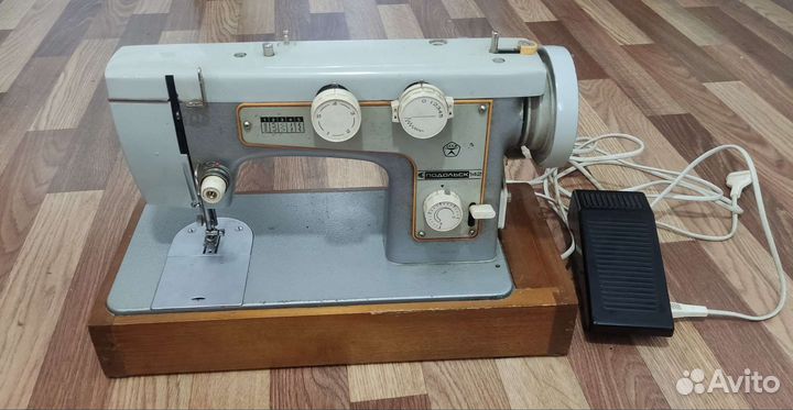 Швейная машина Подольск 142