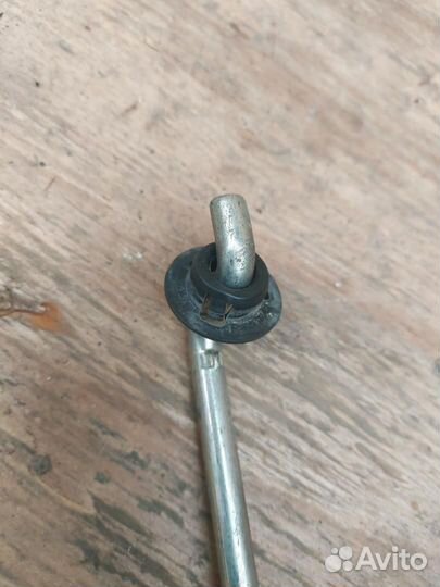 Держатель капота передний Toyota Estima 3 AHR20W