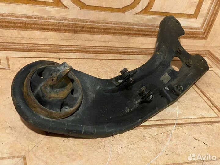 Задний продольный рычаг правый Kia Sportage 3