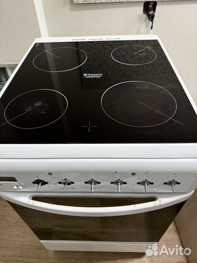 Электрическая плита с индукционными конфорками