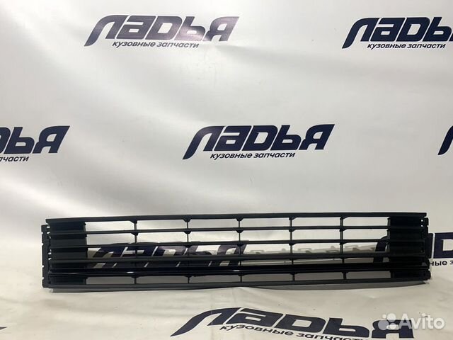 Решетка бампера Polo(15) без хрома