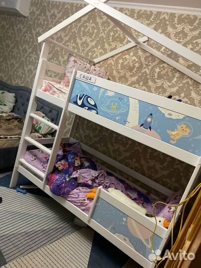 Детская двухъярусная кровать из дерева