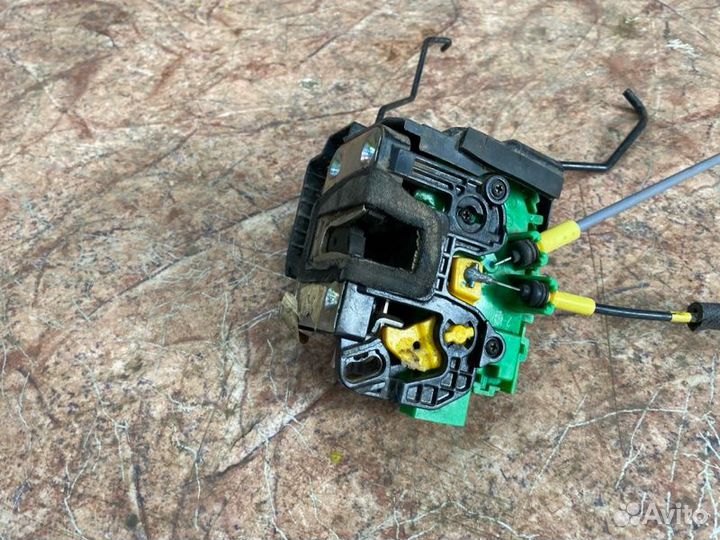 Замок двери передний левый Kia Rio 3 седан G4FC