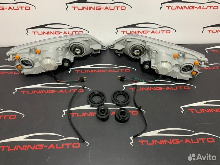 Фары Toyota Mark II (X100/105) 1996-2001 год (комплект, светлые)