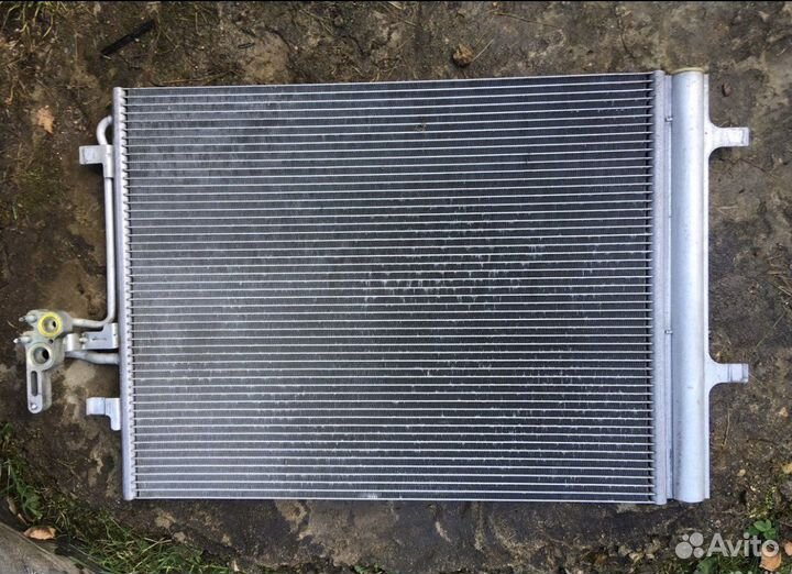 Радиатор кондиционера volvo s60