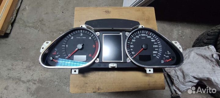 Щиток приборов audi q7