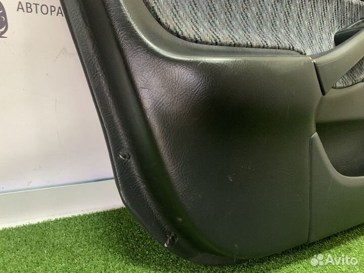 Обшивка двери передняя L