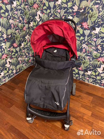 Прогулочная коляска joie muze красная