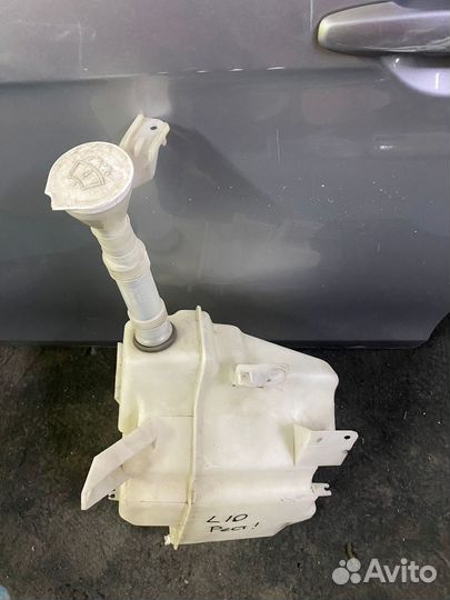 Бочек омывателя Mitsubishi lancer 10