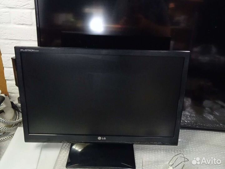 Монитор LG E2341T и Philips 223V5LSB