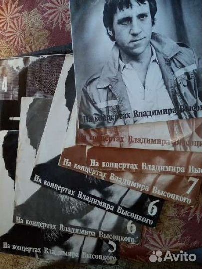 На концертах Владимира Высоцкого 10 штук