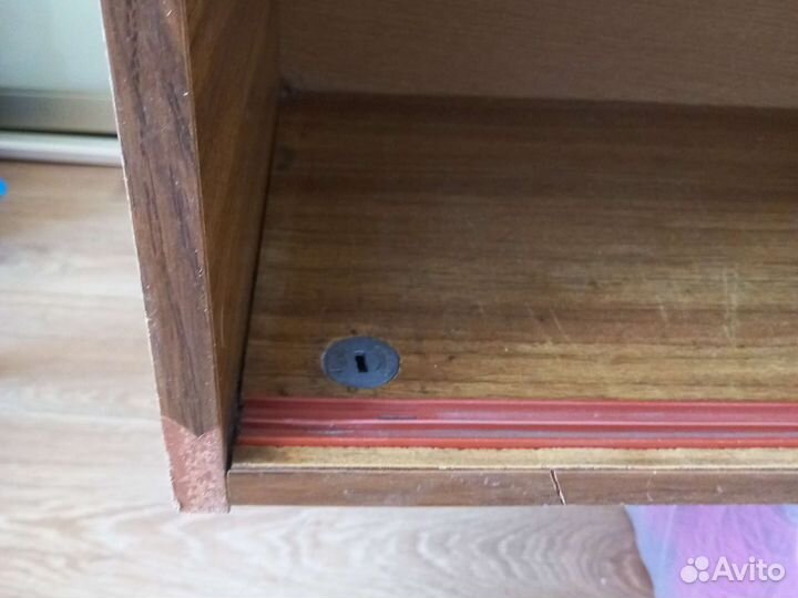 Книжная полка СССР со стёклами