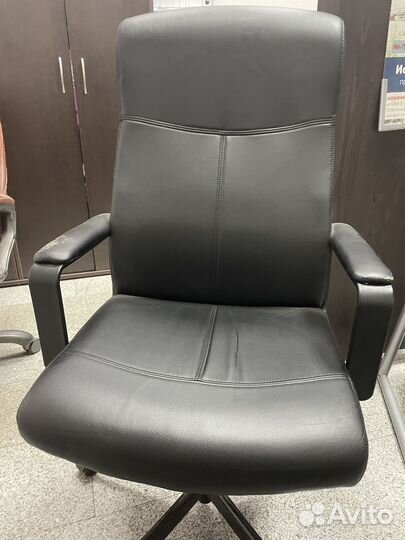 Офисное кресло руководителя бу кожаное