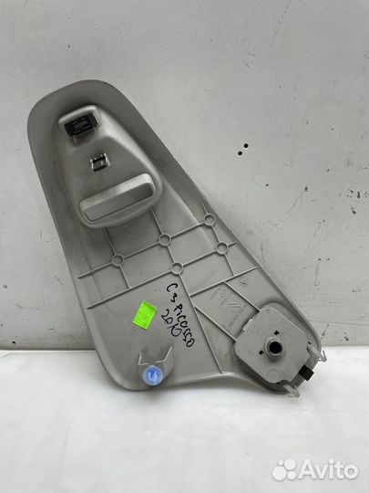 Пластик салона Citroen C3 Picasso