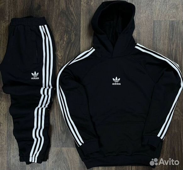 Спортивный костюм Adidas