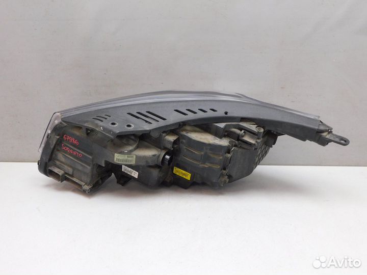 Фара правая Kia Sorento/Sorento Prime