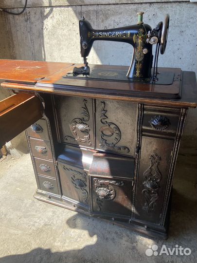 Редкая Швейная машинка зингер в корпусе Орех