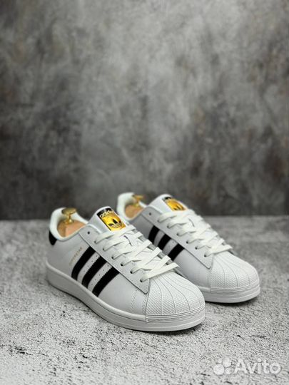 Adidas superstar