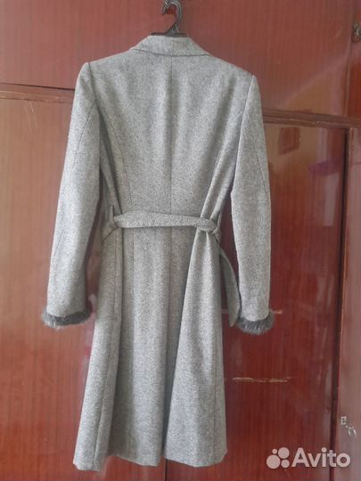 Продам пальто на девочку