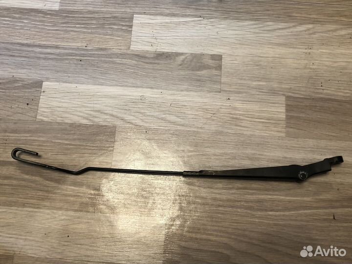 Штанга поводок дворников VW Passat B3