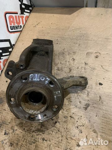 Кулак поворотный передний Volkswagen Polo