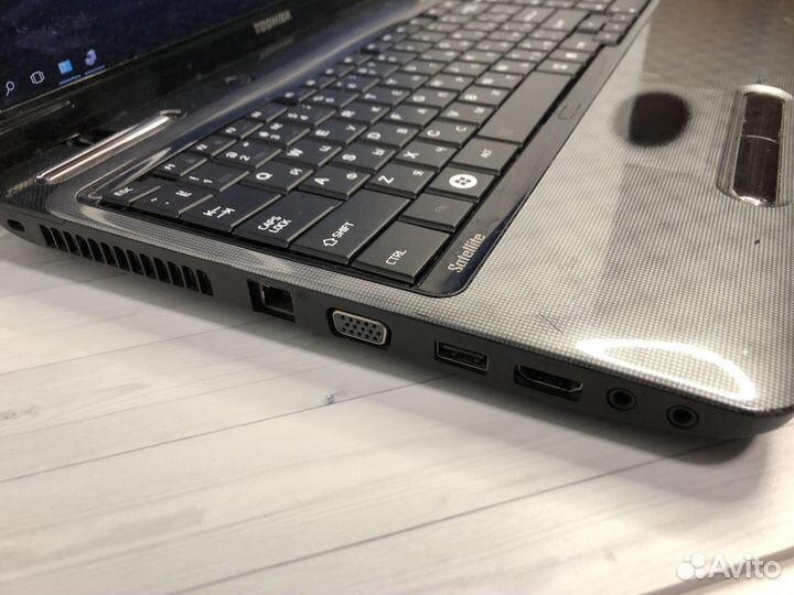 Бюджетный ноутбук Toshiba 2 видеокарты