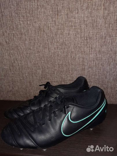 Футбольные бутсы Nike tiempo