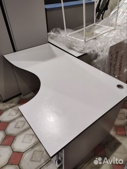 Письменный стол