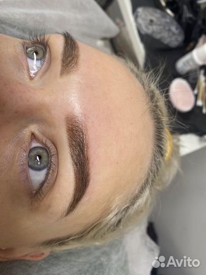 Мастер бровист и перманентного макияжа