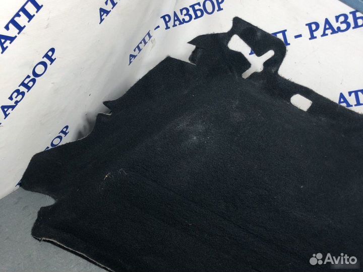 Обшивка багажника правая Ford Focus