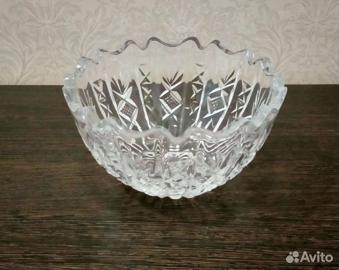 Хрустальная вазы