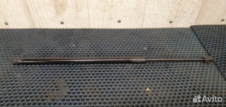 Амортизатор капота Mercedes-Benz E-Class W212