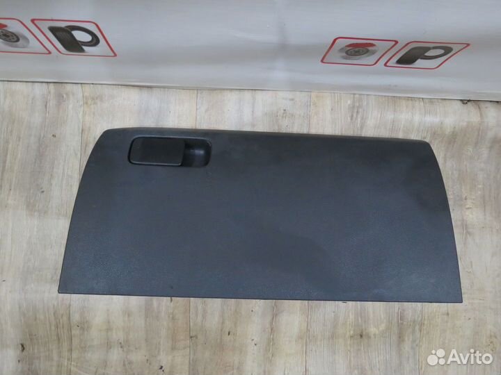 Бардачок Volkswagen Polo