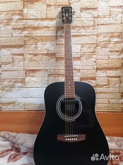 Акустическая гитара 