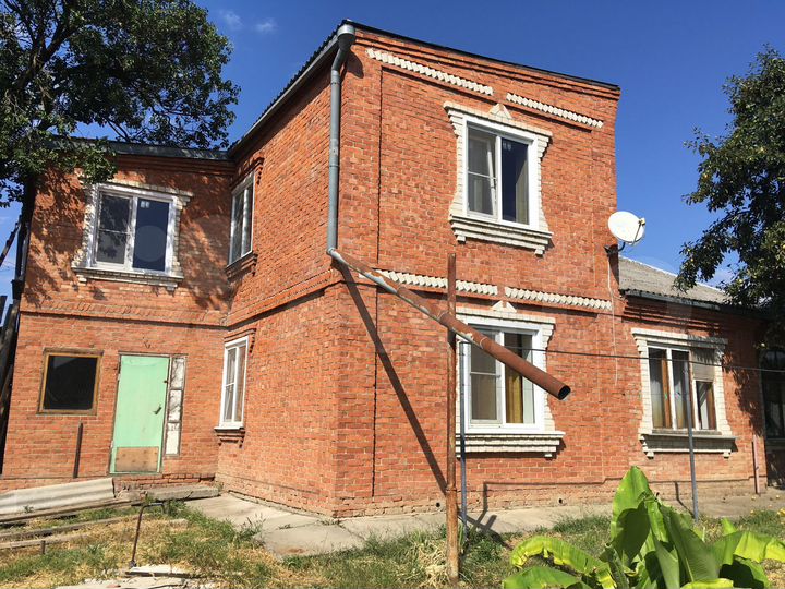 Дом 202 м² на участке 6 сот.