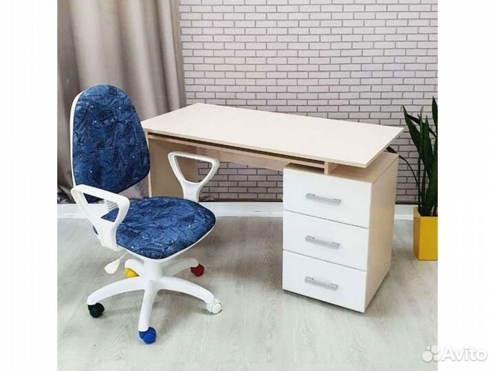 Стол компьютерный Симба белый