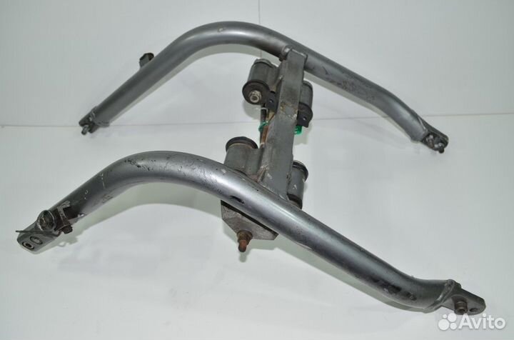 Крепление двигателя Kawasaki ZZR1100-1