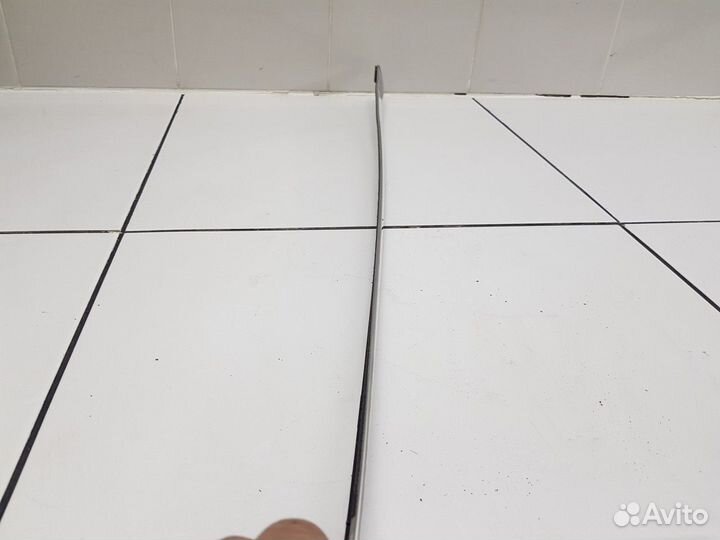 Молдинг задней правой двери верхний (Kia K5 III)