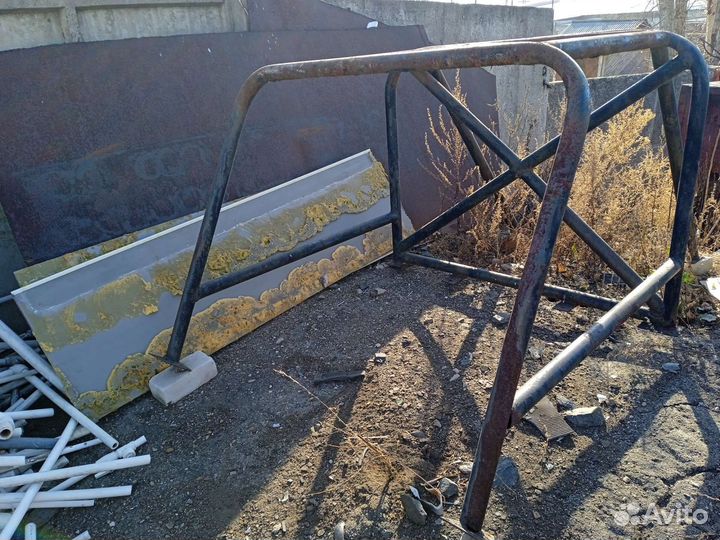 Дуги безопасности для гоночных автомобилей