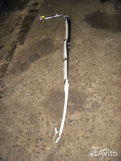 Шторка боковая Гольф 2007