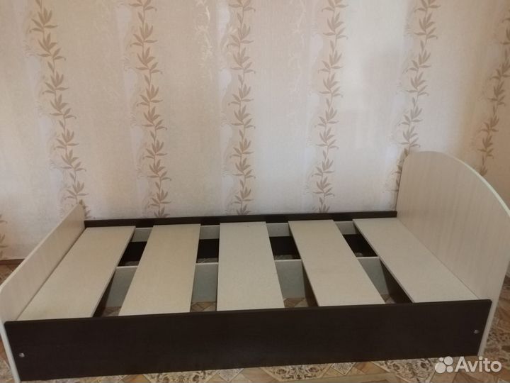 Кровать и матрас