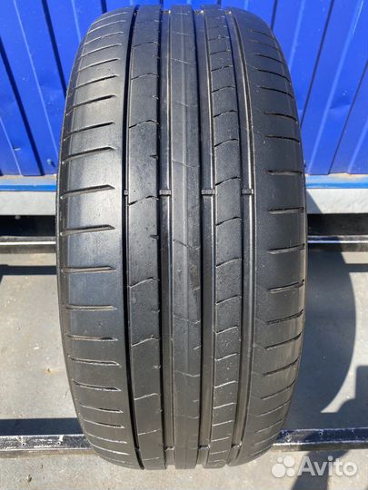 Pirelli P Zero PZ4 225/40 R19