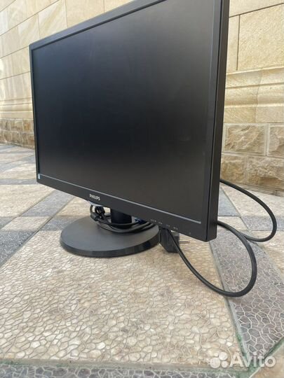 Монитор Philips 223v