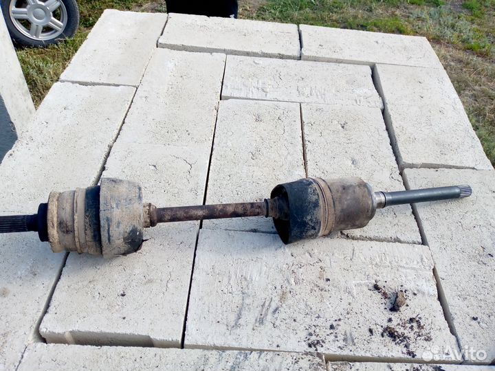 Привод передний правый