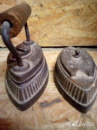 Утюг старинный чугунный со съёмной станиной