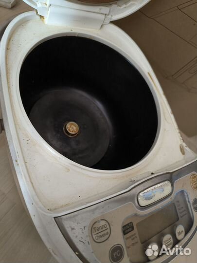 Мультиварка redmond рабочая на запчасти