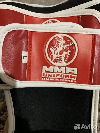 Перчатки и щитки