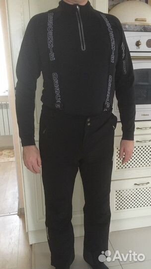Мужской костюм Descente новый тройка