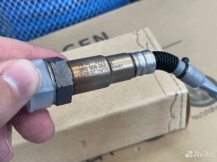 Кислородный датчик лямбда зонд VAG 8R0906262E