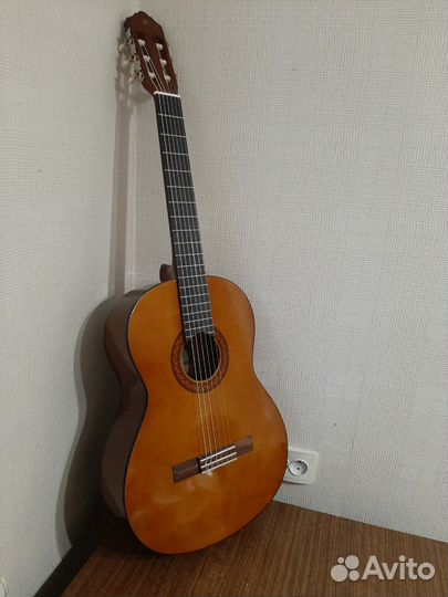 Классическая гитара yamaha c40